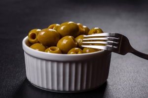 Pitted Green Olives Tin