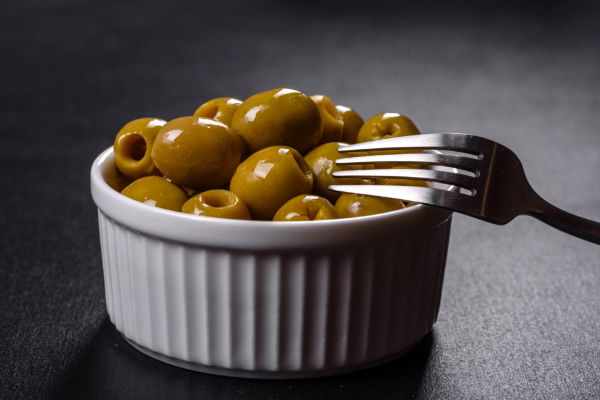 Pitted Green Olives Tin