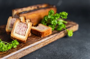 Small Hand Raised Pork Pie x1